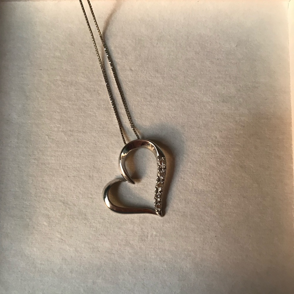 White gold diamond heart pendant